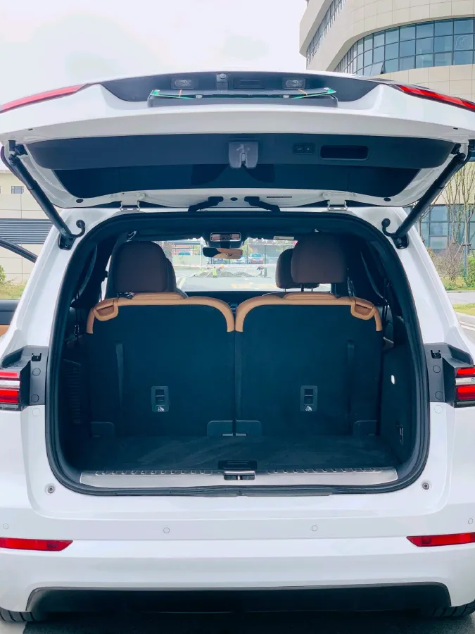 2021 Li ONE Range Extended 131HP REEV 40.5KWH,autocango,china used car exporter,china ev exporter,chinese used car exporter,chinese used ev exporter