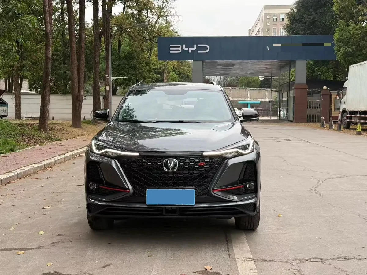 2021 ChangAn CS75 Plus 2.0T 233HP L4 8AT,autocango,china used car exporter,china ev exporter,chinese used car exporter,chinese used ev exporter