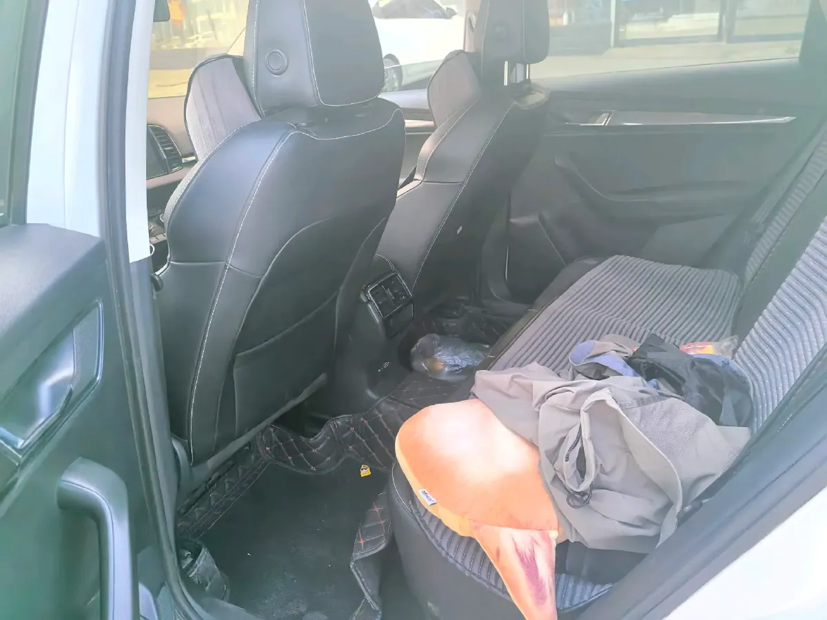 2021 Skoda Karoq 1.4T 150HP L4 7DCT,autocango,china used car exporter,china ev exporter,chinese used car exporter,chinese used ev exporter