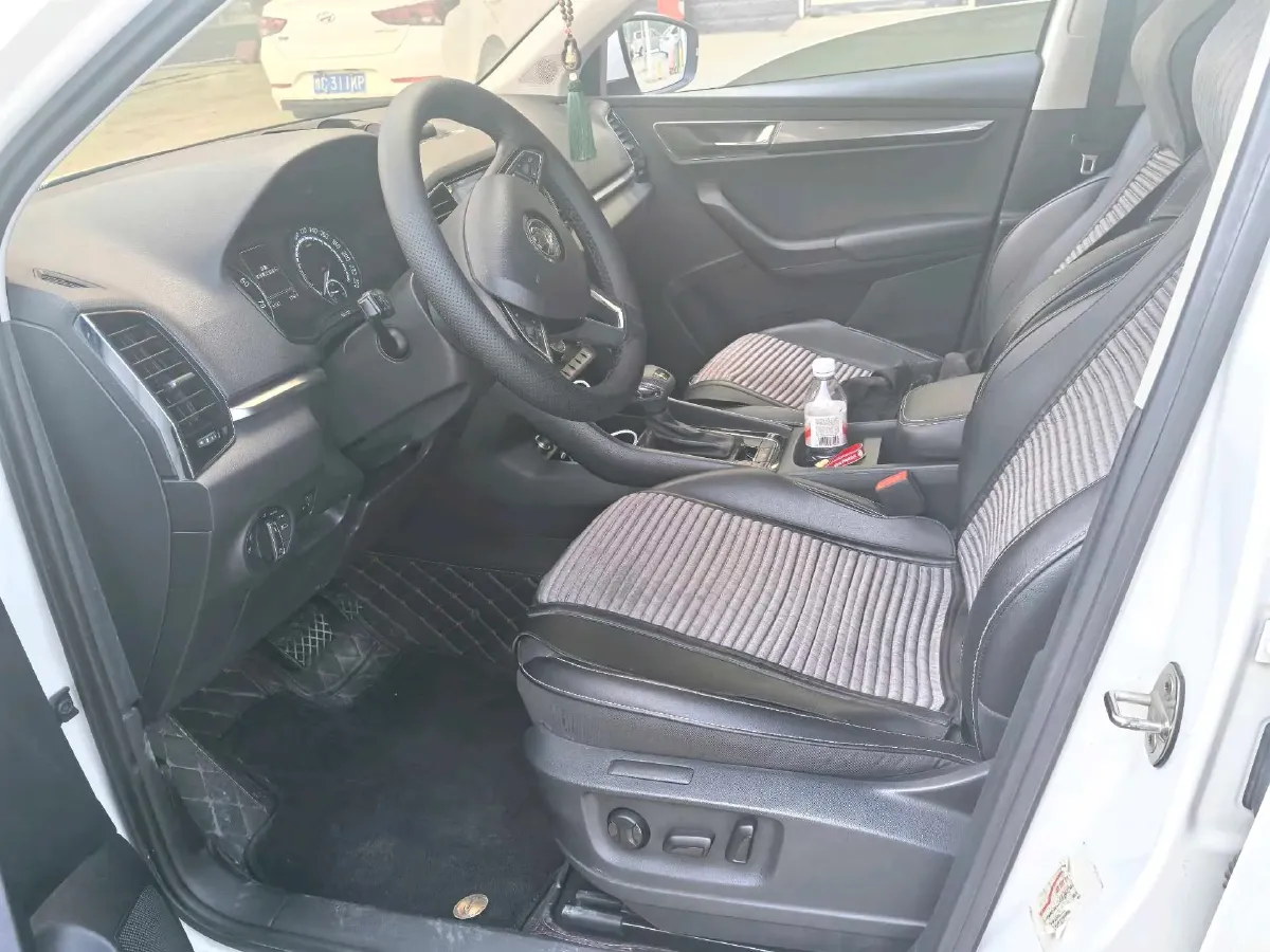2021 Skoda Karoq 1.4T 150HP L4 7DCT,autocango,china used car exporter,china ev exporter,chinese used car exporter,chinese used ev exporter