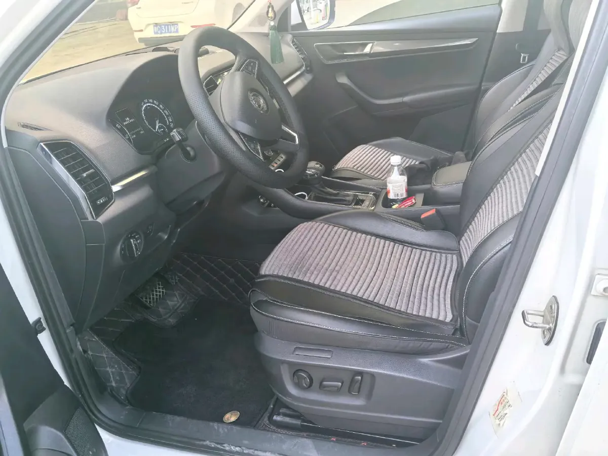2021 Skoda Karoq 1.4T 150HP L4 7DCT,autocango,china used car exporter,china ev exporter,chinese used car exporter,chinese used ev exporter