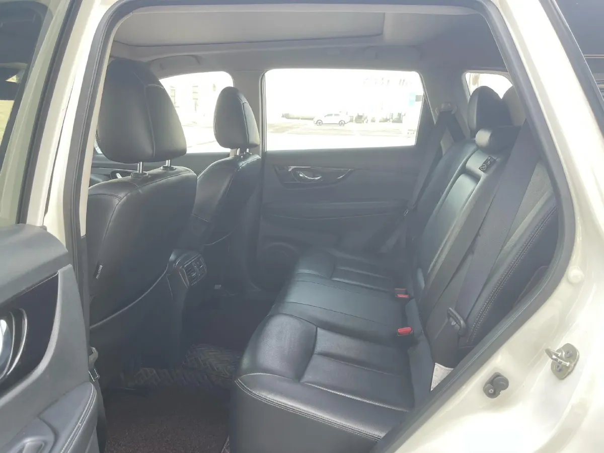 2021 Nissan X-Trail 2.0L 151HP L4 CVT,autocango,china used car exporter,china ev exporter,chinese used car exporter,chinese used ev exporter