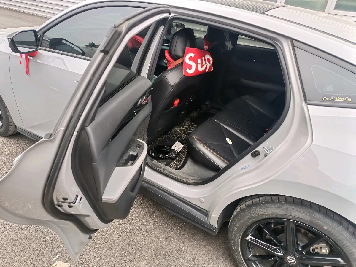 2022 ChangAn UNI-V 1.5T 188HP L4 7DCT,autocango,china used car exporter,china ev exporter,chinese used car exporter,chinese used ev exporter