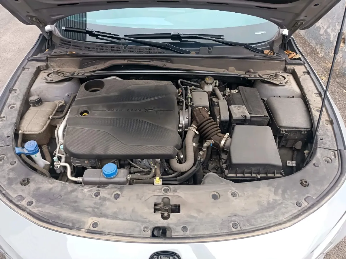 2022 ChangAn UNI-V 1.5T 188HP L4 7DCT,autocango,china used car exporter,china ev exporter,chinese used car exporter,chinese used ev exporter