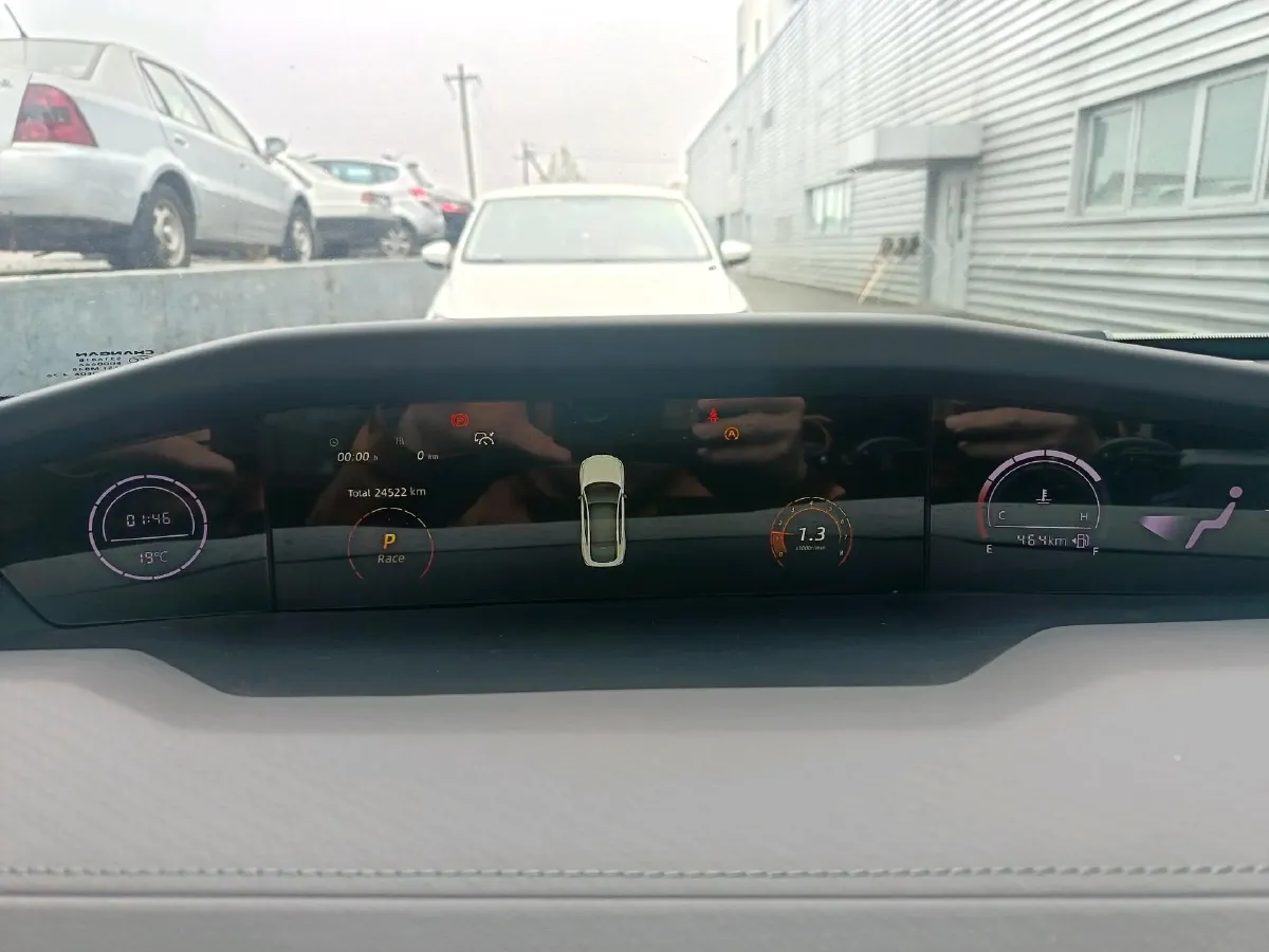 2022 ChangAn UNI-V 1.5T 188HP L4 7DCT,autocango,china used car exporter,china ev exporter,chinese used car exporter,chinese used ev exporter