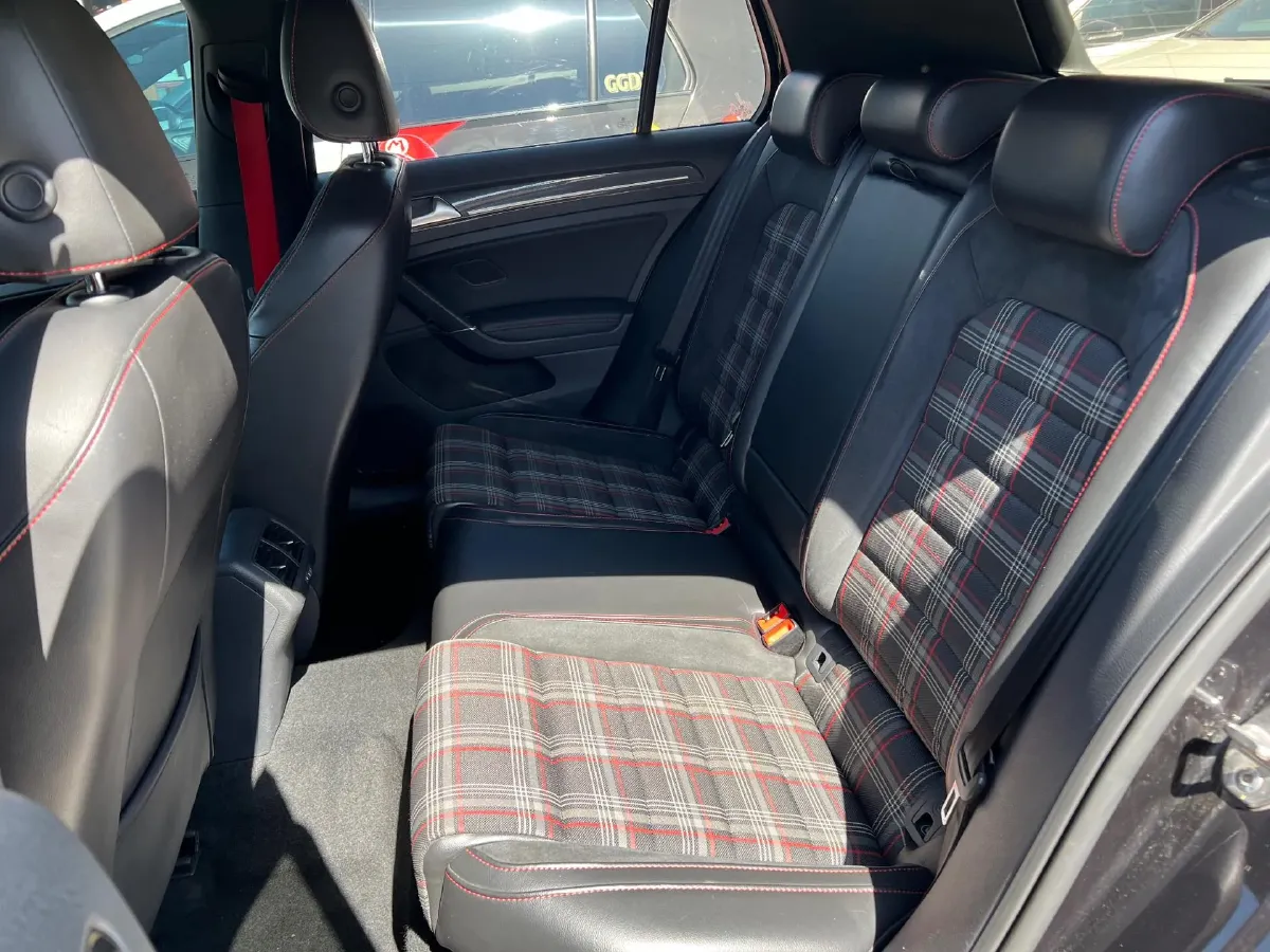 2018 Volkswagen GolfGTI 2.0T 220HP L4 7DCT,autocango,china used car exporter,china ev exporter,chinese used car exporter,chinese used ev exporter