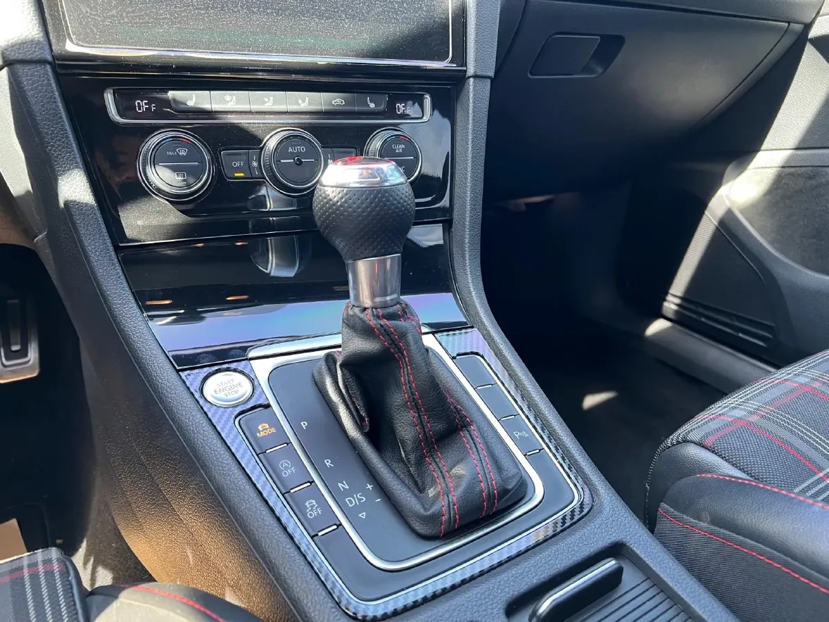 2018 Volkswagen GolfGTI 2.0T 220HP L4 7DCT,autocango,china used car exporter,china ev exporter,chinese used car exporter,chinese used ev exporter