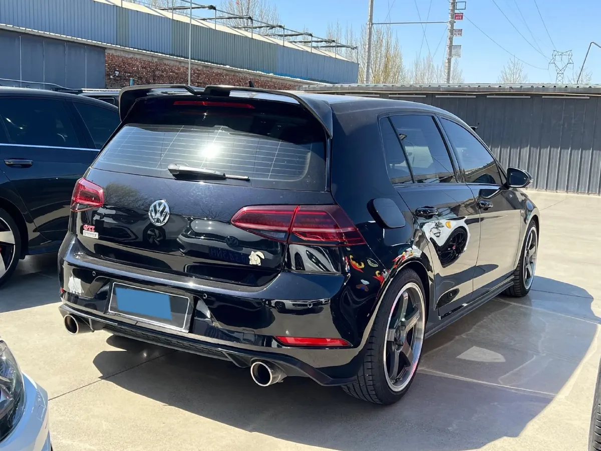 2018 Volkswagen GolfGTI 2.0T 220HP L4 7DCT,autocango,china used car exporter,china ev exporter,chinese used car exporter,chinese used ev exporter