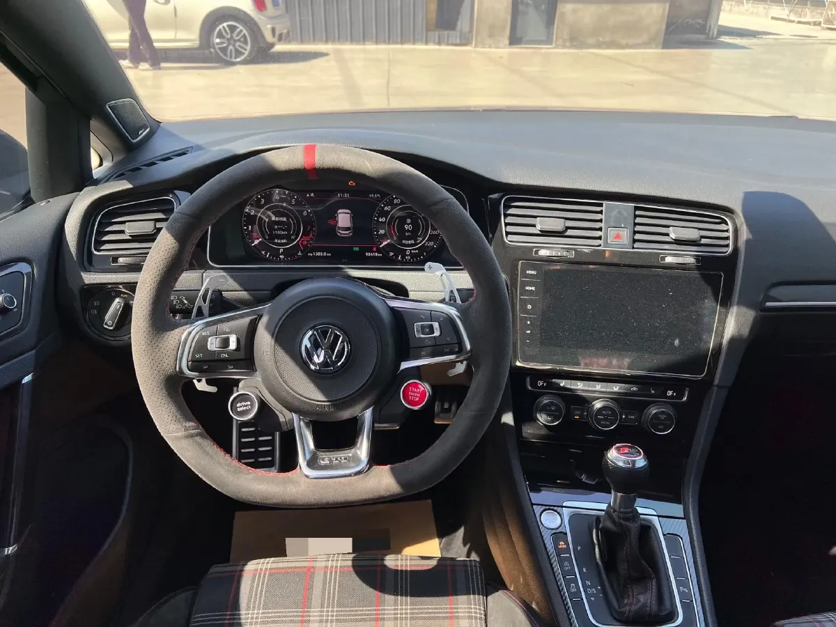 2018 Volkswagen GolfGTI 2.0T 220HP L4 7DCT,autocango,china used car exporter,china ev exporter,chinese used car exporter,chinese used ev exporter