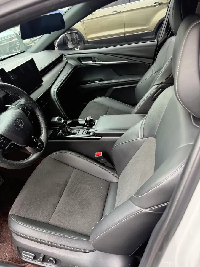 2024 Toyota Camry 2.0L 152HP L4 E-CVT Hybrid,autocango,china used car exporter,china ev exporter,chinese used car exporter,chinese used ev exporter