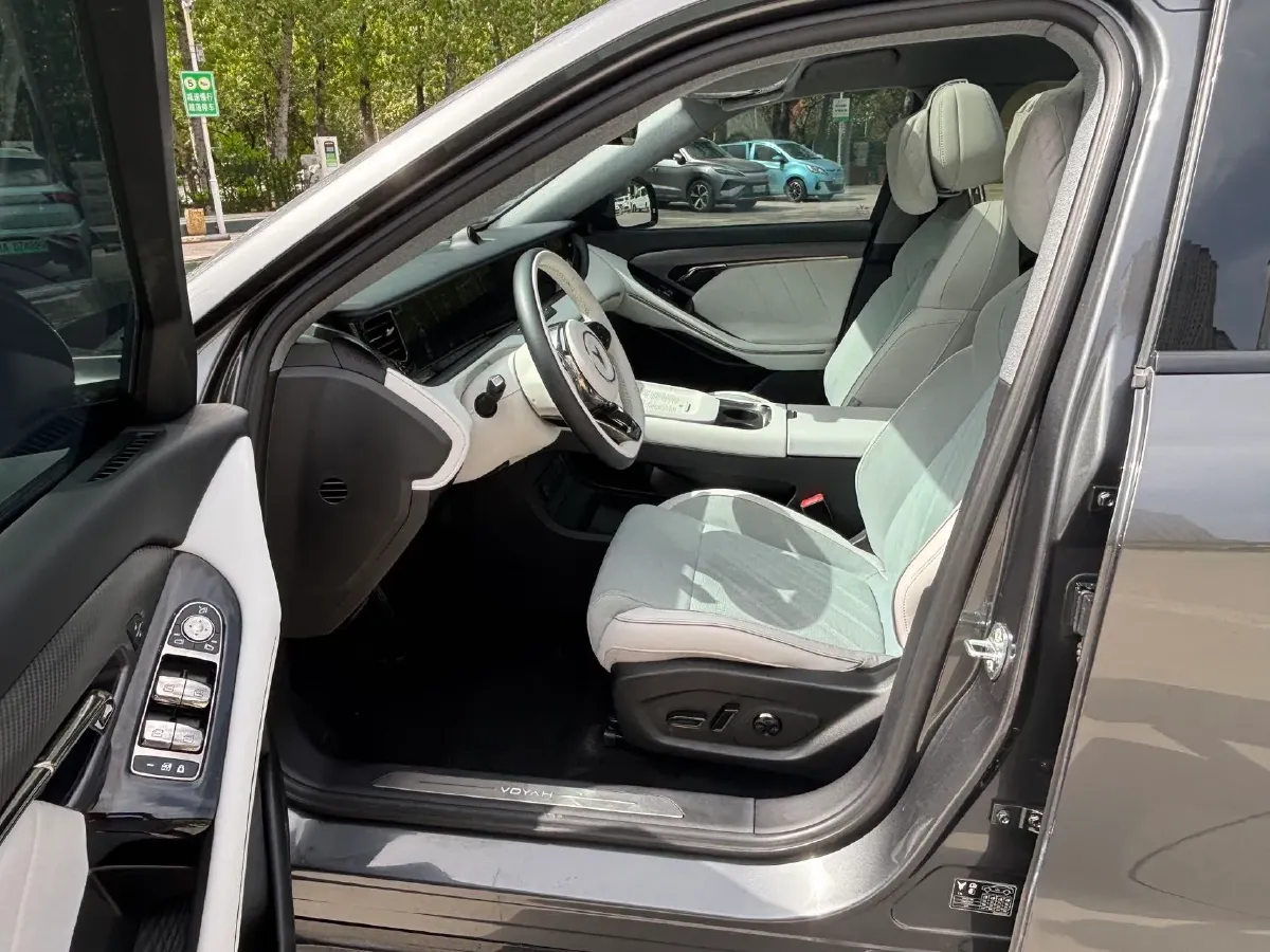 2025 Voyah FREE 1.5T 150HP L4 REEV 43KWH,autocango,china used car exporter,china ev exporter,chinese used car exporter,chinese used ev exporter