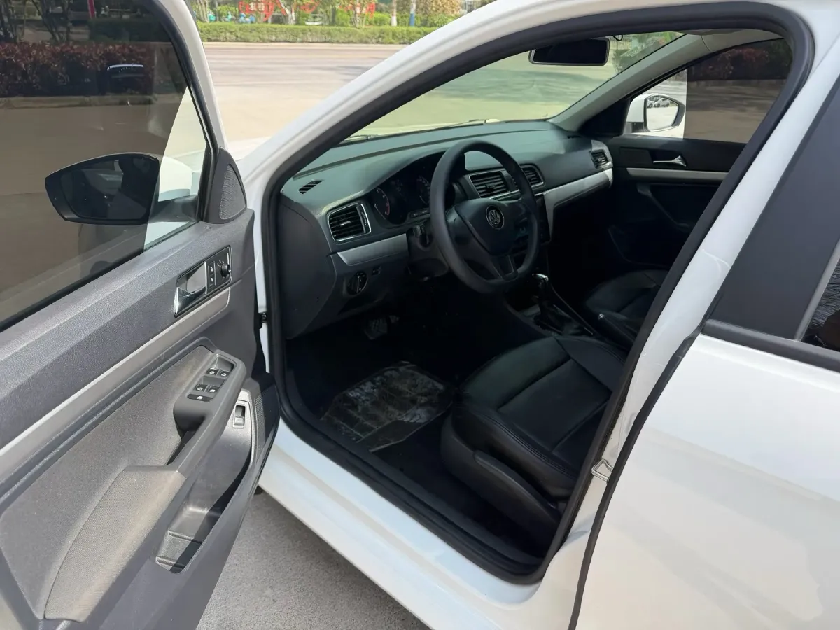 2019 Volkswagen T-Cross 1.5L 113HP L4 6AT,autocango,china used car exporter,china ev exporter,chinese used car exporter,chinese used ev exporter