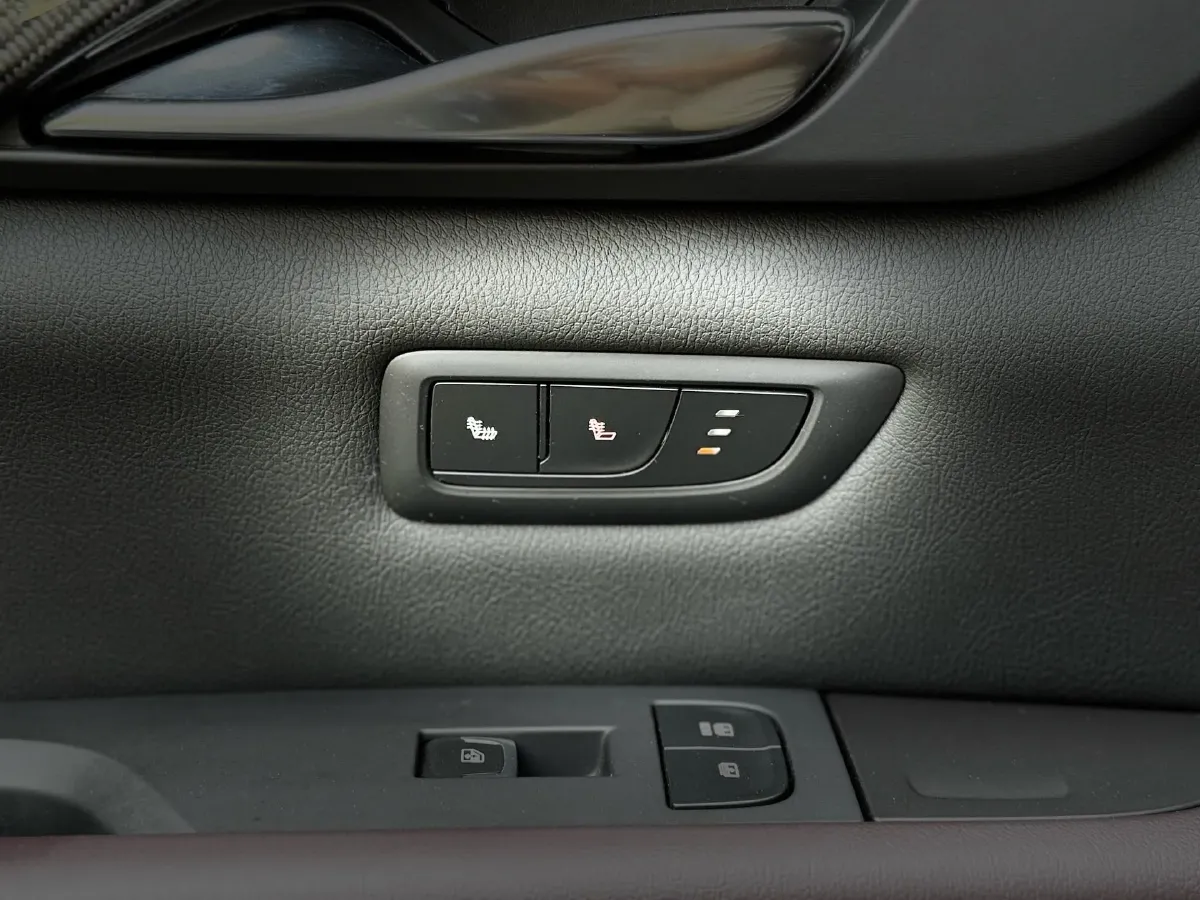 2022 Cadillac CT6 2.0T 237HP L4 10AT,autocango,china used car exporter,china ev exporter,chinese used car exporter,chinese used ev exporter