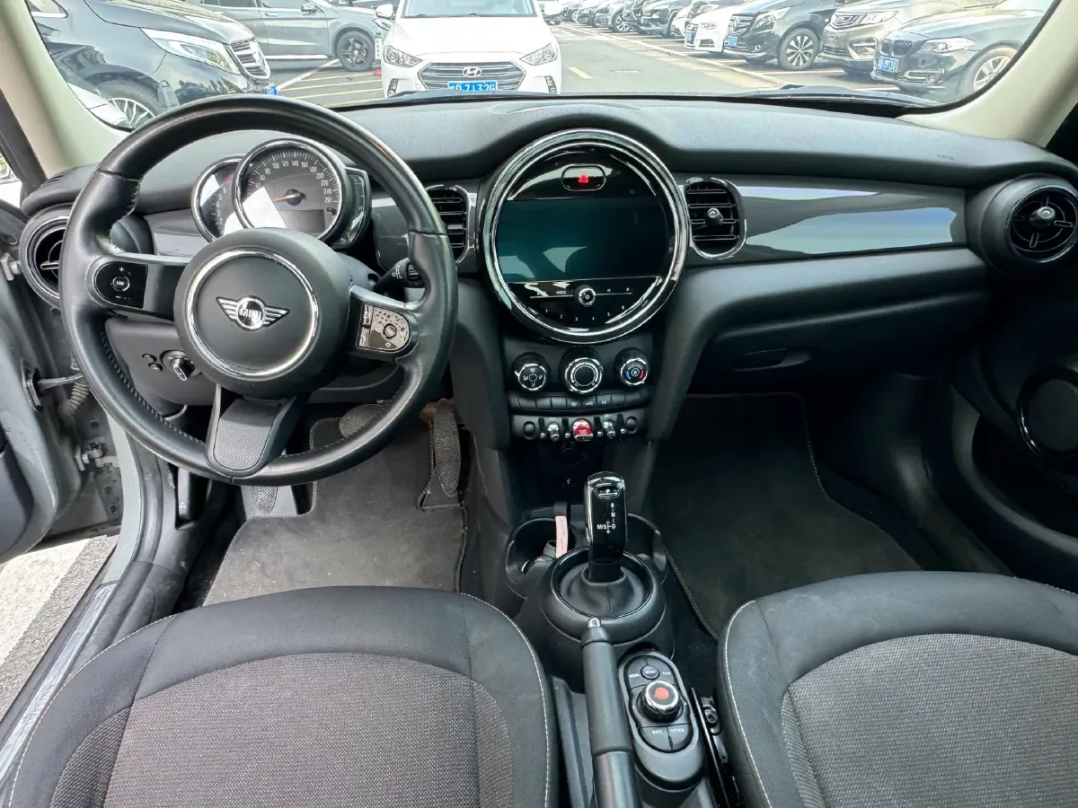 2022 MINI MINI 1.5T 102HP L3 7DCT,autocango,china used car exporter,china ev exporter,chinese used car exporter,chinese used ev exporter