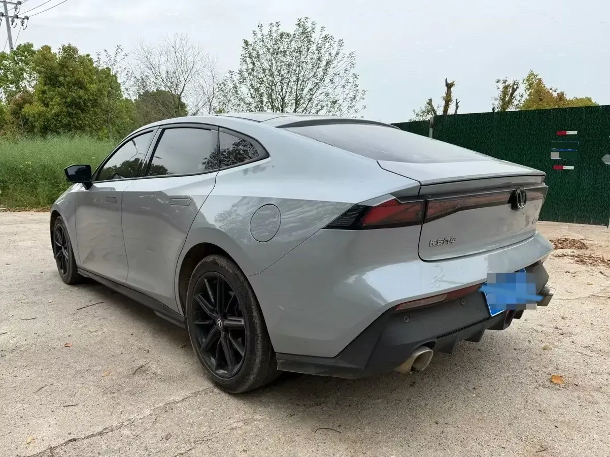 2022 ChangAn UNI-V 1.5T 188HP L4 7DCT,autocango,china used car exporter,china ev exporter,chinese used car exporter,chinese used ev exporter