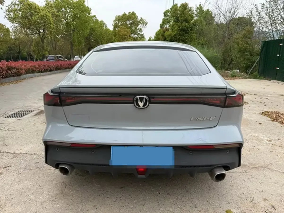 2022 ChangAn UNI-V 1.5T 188HP L4 7DCT,autocango,china used car exporter,china ev exporter,chinese used car exporter,chinese used ev exporter