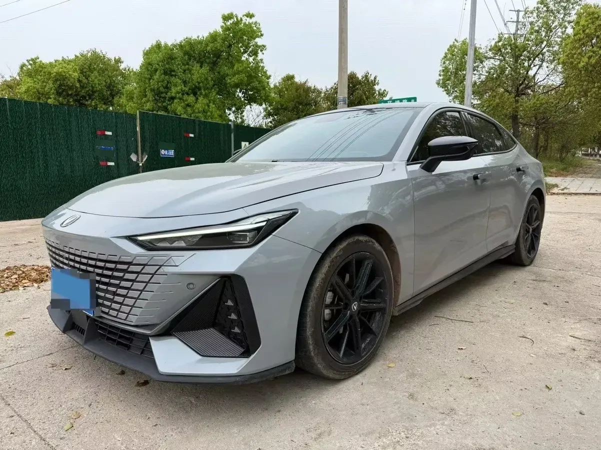 2022 ChangAn UNI-V 1.5T 188HP L4 7DCT,autocango,china used car exporter,china ev exporter,chinese used car exporter,chinese used ev exporter