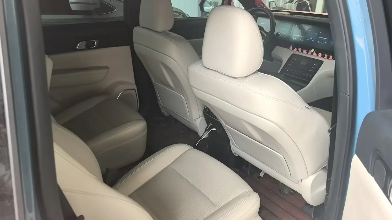 2021 Li ONE Range Extended 131HP REEV 40.5KWH,autocango,china used car exporter,china ev exporter,chinese used car exporter,chinese used ev exporter