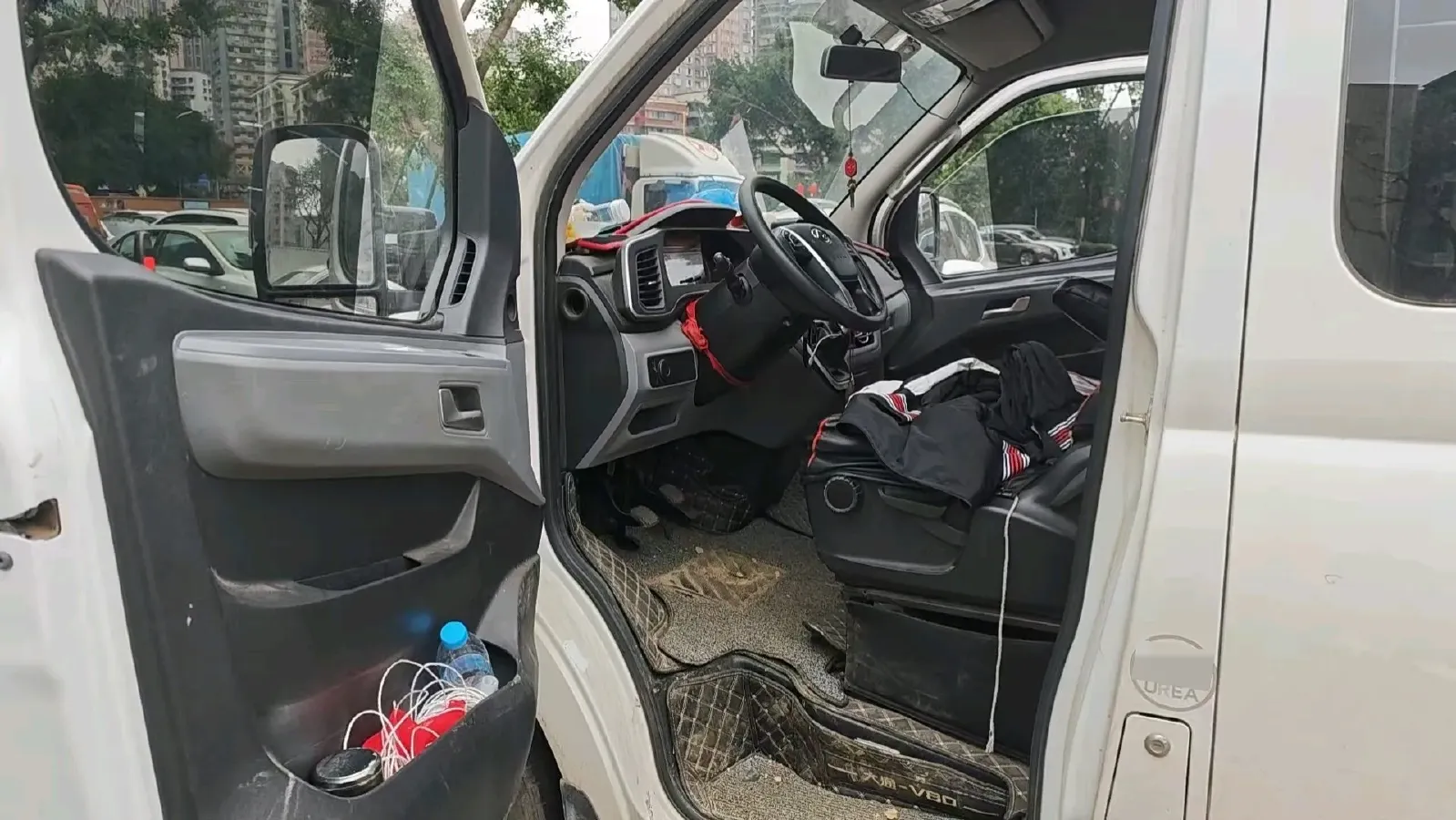 2021 MAXUS XinTu V80 2.0T 139HP L4 6MT,autocango,china used car exporter,china ev exporter,chinese used car exporter,chinese used ev exporter