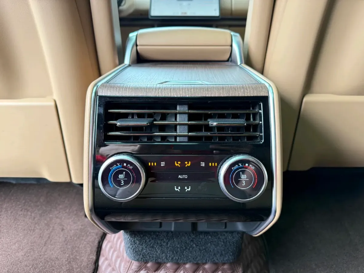 2025 Land Rover Range Rover 3.0T 400HP L6 8AT,autocango,china used car exporter,china ev exporter,chinese used car exporter,chinese used ev exporter