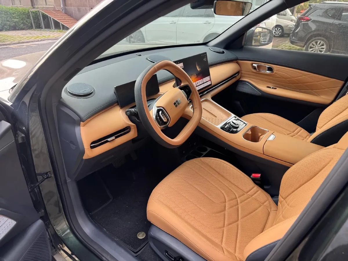 2025 LanDian E5 PLUS 1.5L 95HP L4 E-CVT PHEV 25KWH,autocango,china used car exporter,china ev exporter,chinese used car exporter,chinese used ev exporter