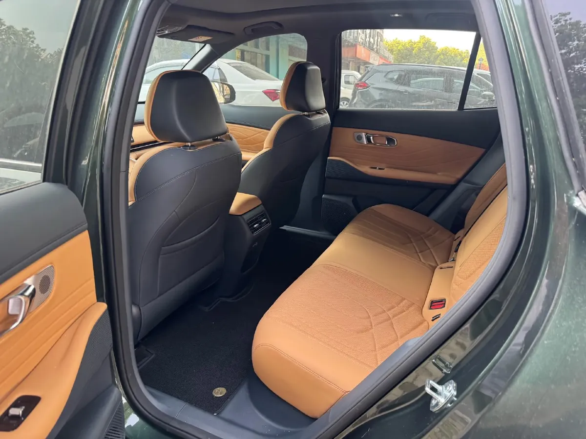 2025 LanDian E5 PLUS 1.5L 95HP L4 E-CVT PHEV 25KWH,autocango,china used car exporter,china ev exporter,chinese used car exporter,chinese used ev exporter