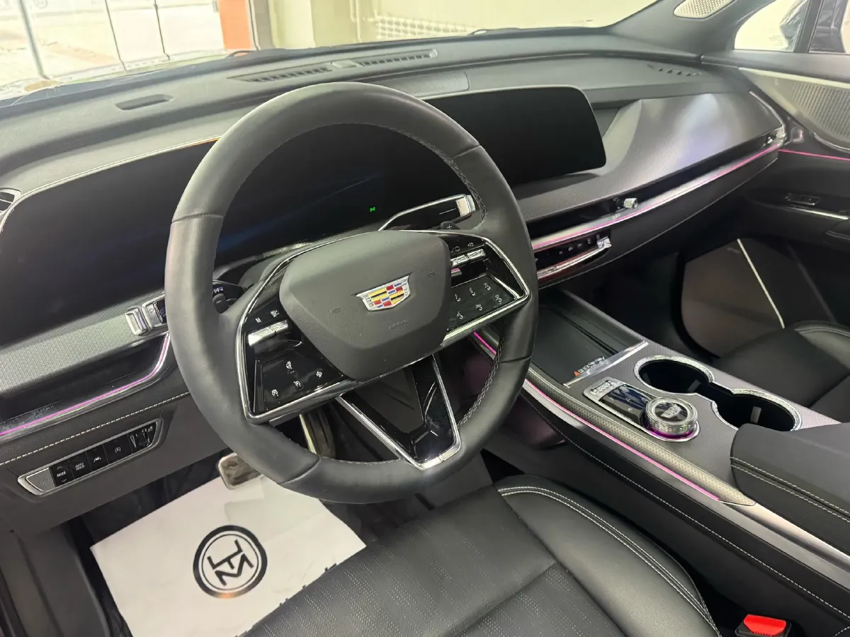 2025 Cadillac XT5 2.0T 237HP L4 9AT,autocango,china used car exporter,china ev exporter,chinese used car exporter,chinese used ev exporter