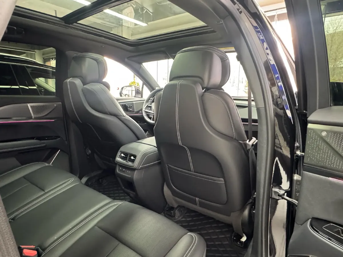 2025 Cadillac XT5 2.0T 237HP L4 9AT,autocango,china used car exporter,china ev exporter,chinese used car exporter,chinese used ev exporter