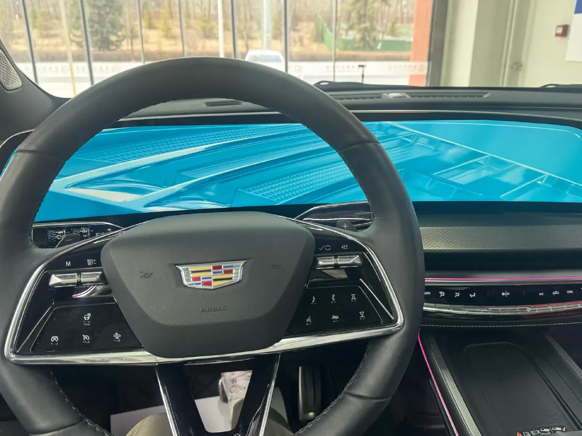 2025 Cadillac XT5 2.0T 237HP L4 9AT,autocango,china used car exporter,china ev exporter,chinese used car exporter,chinese used ev exporter