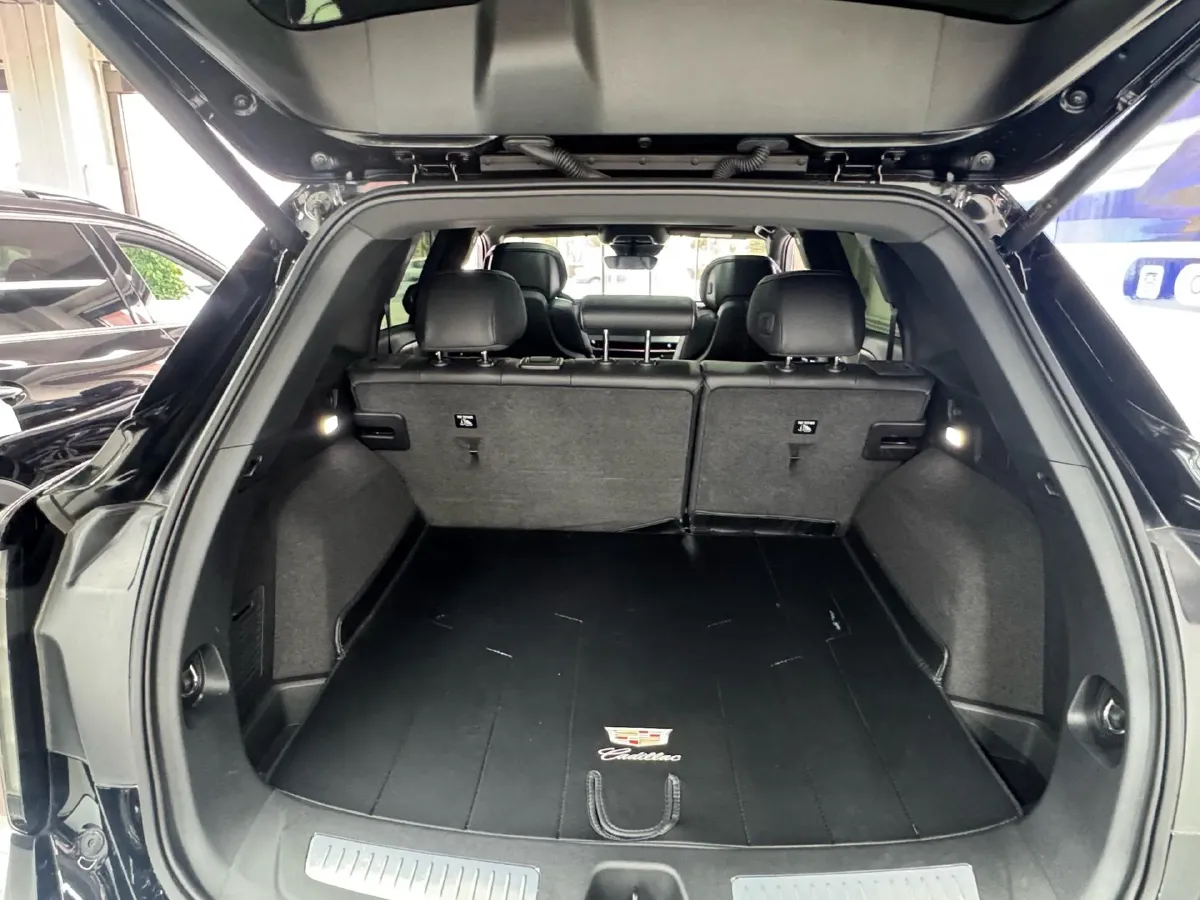 2025 Cadillac XT5 2.0T 237HP L4 9AT,autocango,china used car exporter,china ev exporter,chinese used car exporter,chinese used ev exporter