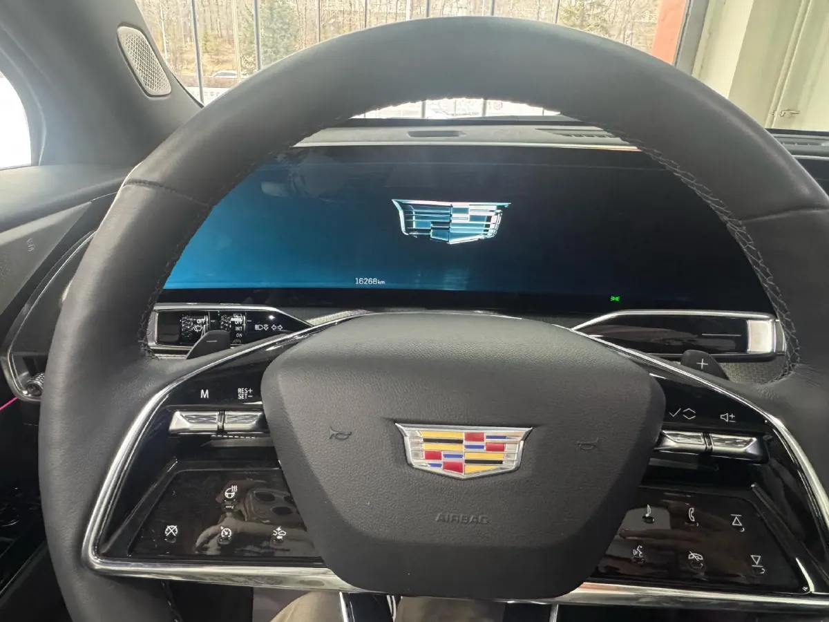 2025 Cadillac XT5 2.0T 237HP L4 9AT,autocango,china used car exporter,china ev exporter,chinese used car exporter,chinese used ev exporter