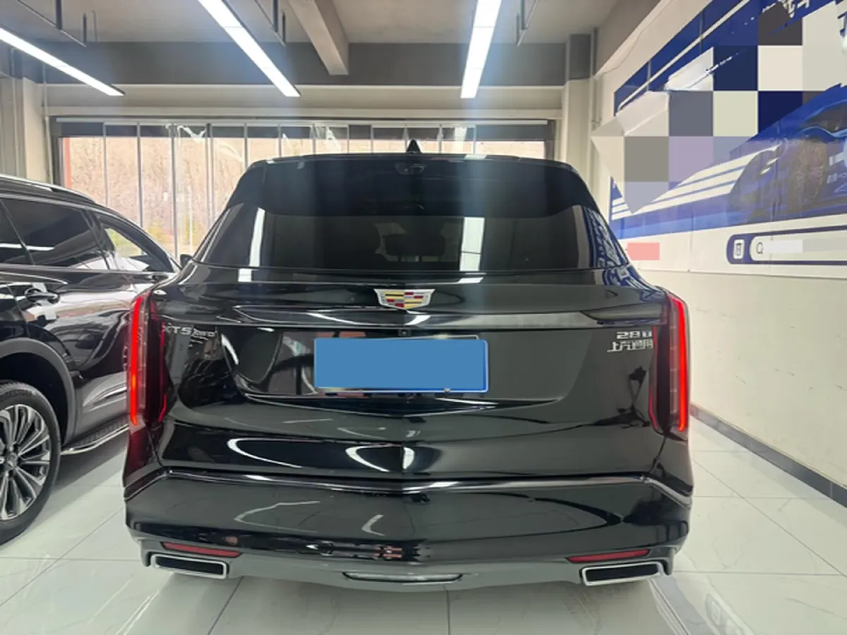 2025 Cadillac XT5 2.0T 237HP L4 9AT,autocango,china used car exporter,china ev exporter,chinese used car exporter,chinese used ev exporter