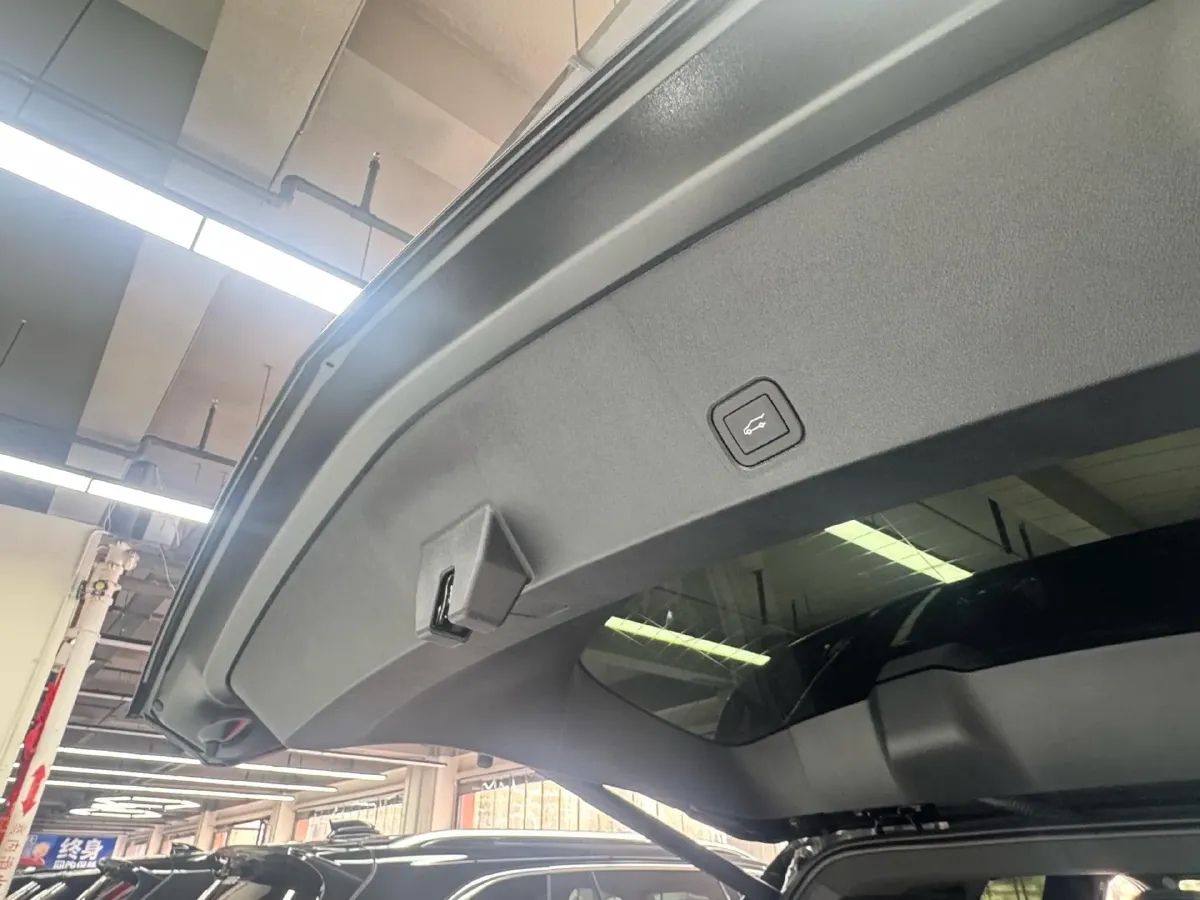 2025 Cadillac XT5 2.0T 237HP L4 9AT,autocango,china used car exporter,china ev exporter,chinese used car exporter,chinese used ev exporter