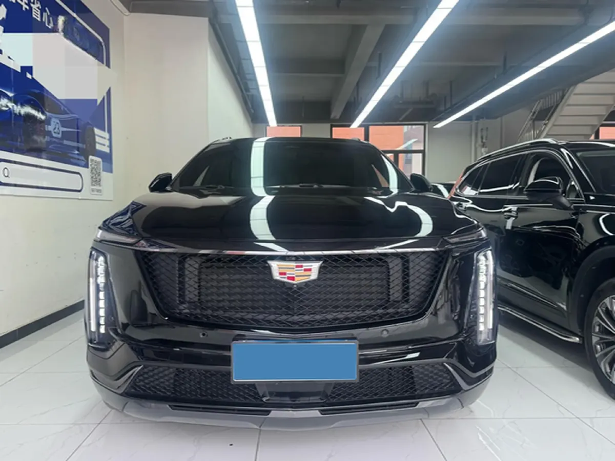 2025 Cadillac XT5 2.0T 237HP L4 9AT,autocango,china used car exporter,china ev exporter,chinese used car exporter,chinese used ev exporter