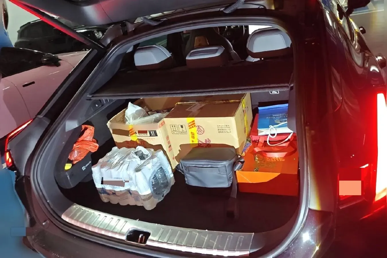 2024 Zeekr 001 BEV 100KWH,autocango,china used car exporter,china ev exporter,chinese used car exporter,chinese used ev exporter