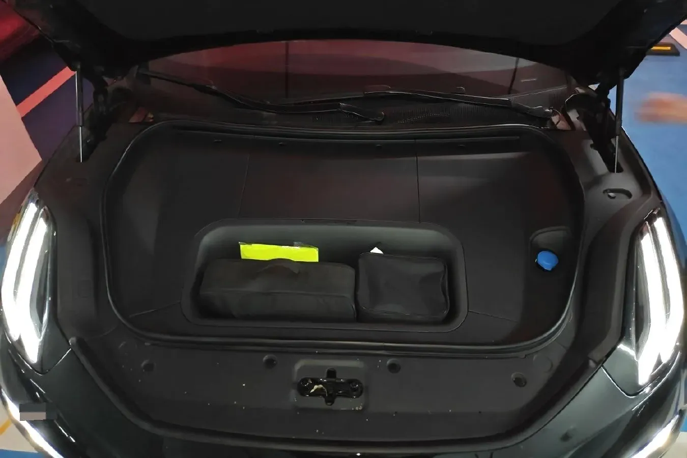 2024 Zeekr 001 BEV 100KWH,autocango,china used car exporter,china ev exporter,chinese used car exporter,chinese used ev exporter