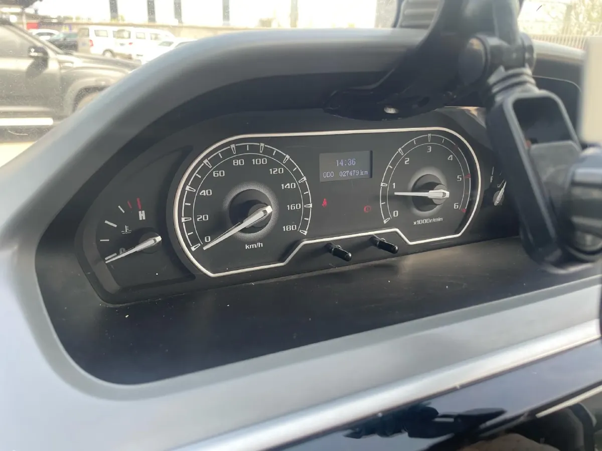 2019 MAXUS XinTu V80 2.0T 139HP L4 6MT,autocango,china used car exporter,china ev exporter,chinese used car exporter,chinese used ev exporter