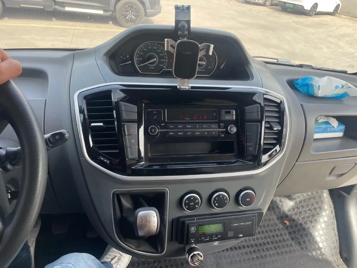 2019 MAXUS XinTu V80 2.0T 139HP L4 6MT,autocango,china used car exporter,china ev exporter,chinese used car exporter,chinese used ev exporter