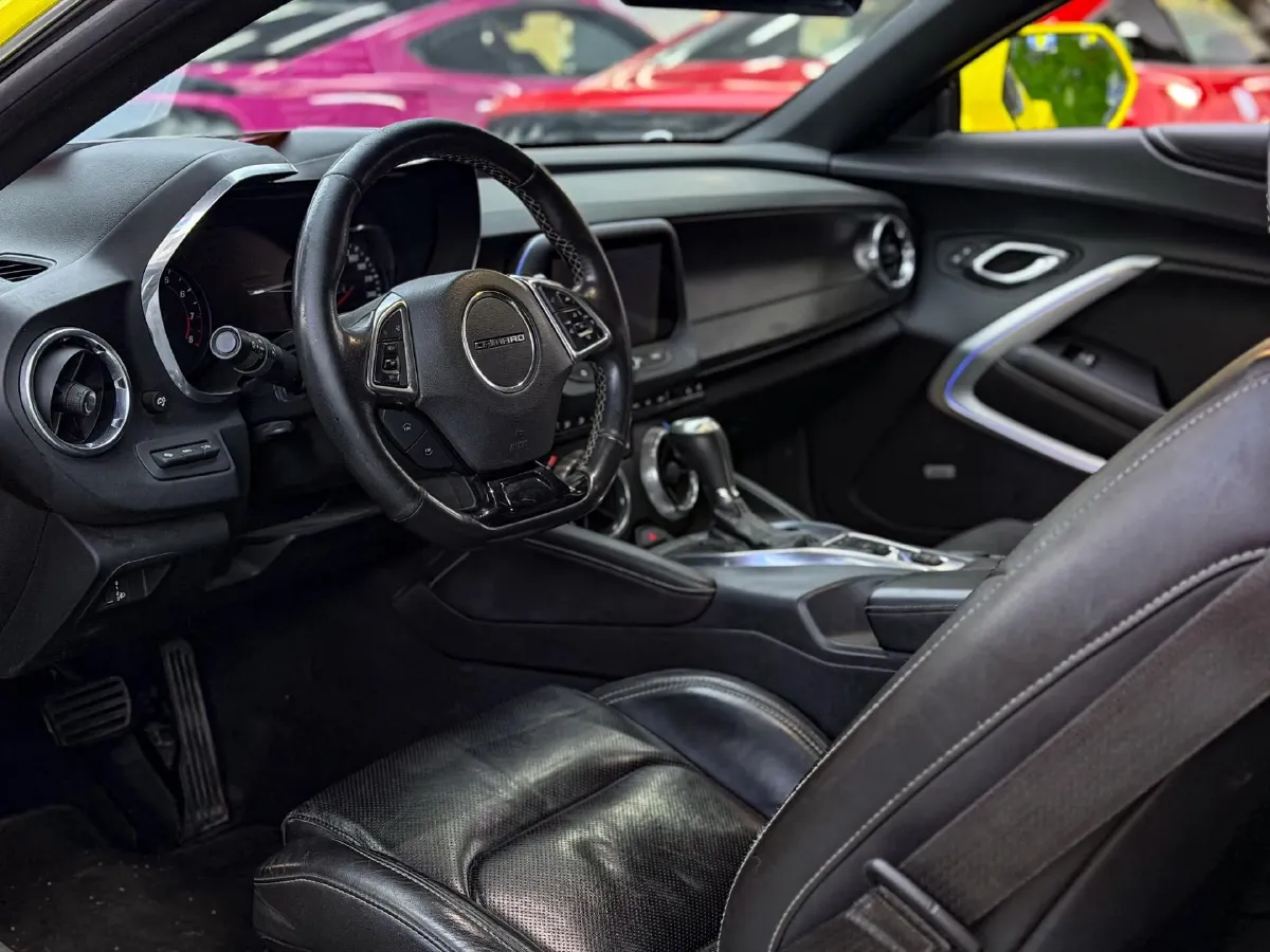 2017 Chevrolet Camaro 2.0T 275HP L4 8AT,autocango,china used car exporter,china ev exporter,chinese used car exporter,chinese used ev exporter