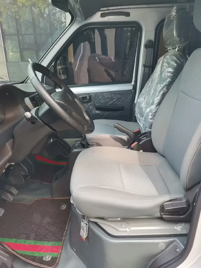 2023 WuLing RongGuang Mini Truck 1.5L 102HP L4 5MT,autocango,china used car exporter,china ev exporter,chinese used car exporter,chinese used ev exporter