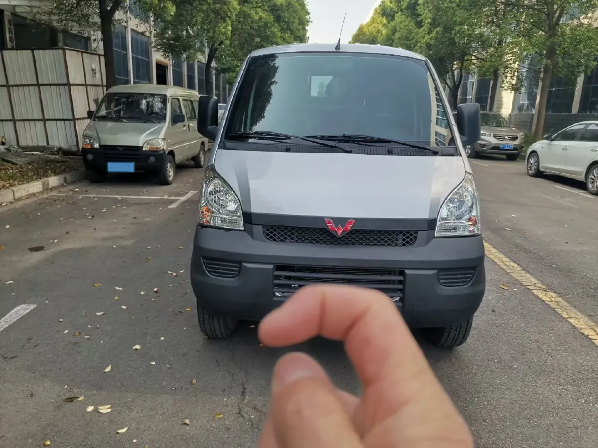 2023 WuLing RongGuang Mini Truck 1.5L 102HP L4 5MT,autocango,china used car exporter,china ev exporter,chinese used car exporter,chinese used ev exporter