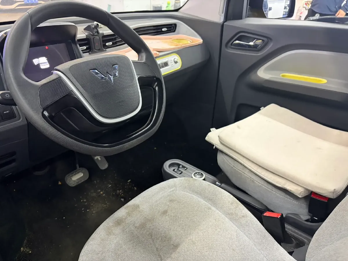 2021 WuLing HongGuang MINI EV BEV 9KWH,autocango,china used car exporter,china ev exporter,chinese used car exporter,chinese used ev exporter