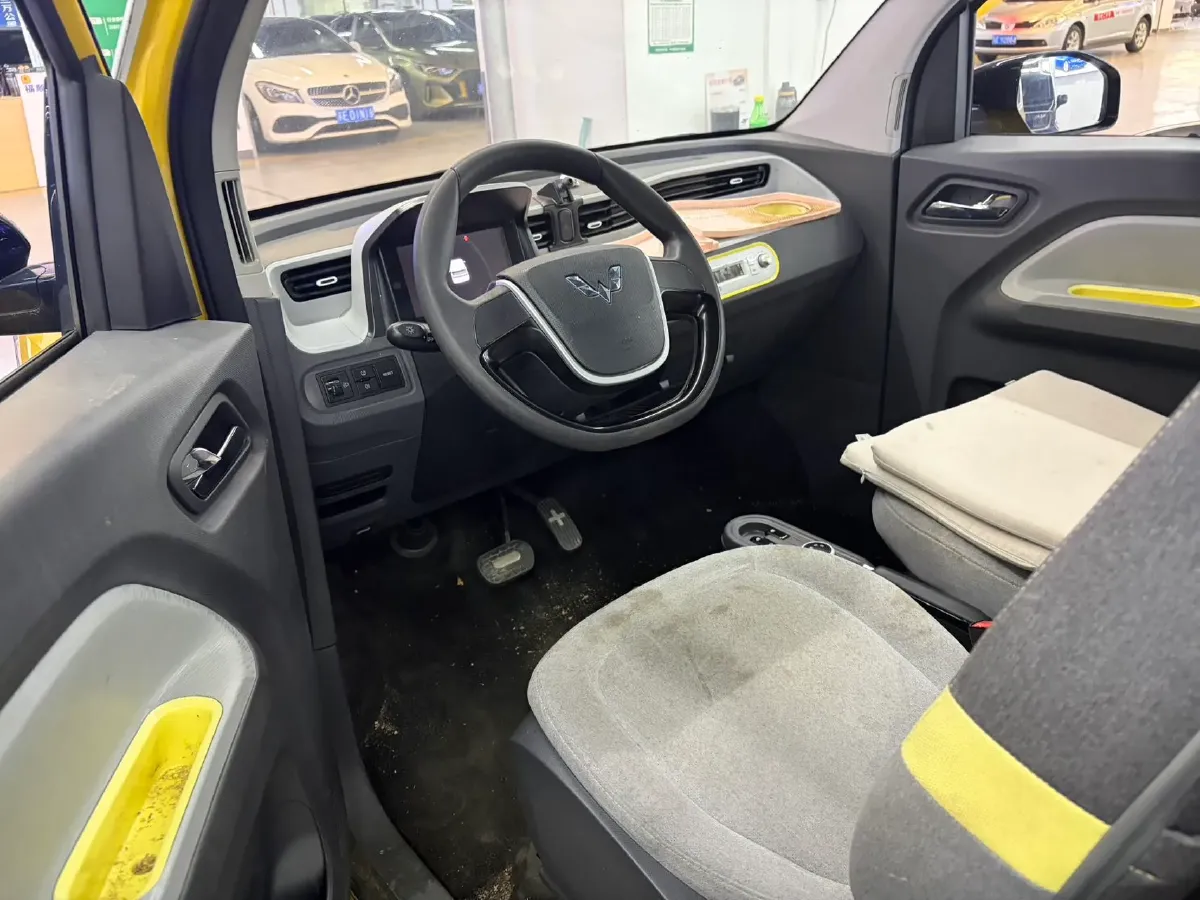 2021 WuLing HongGuang MINI EV BEV 9KWH,autocango,china used car exporter,china ev exporter,chinese used car exporter,chinese used ev exporter