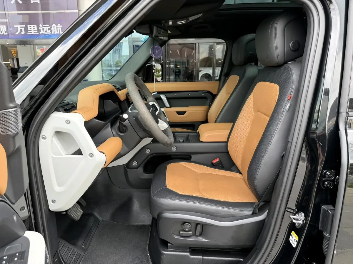 2023 Land Rover Defender 3.0T 400HP L6 8AT,autocango,china used car exporter,china ev exporter,chinese used car exporter,chinese used ev exporter