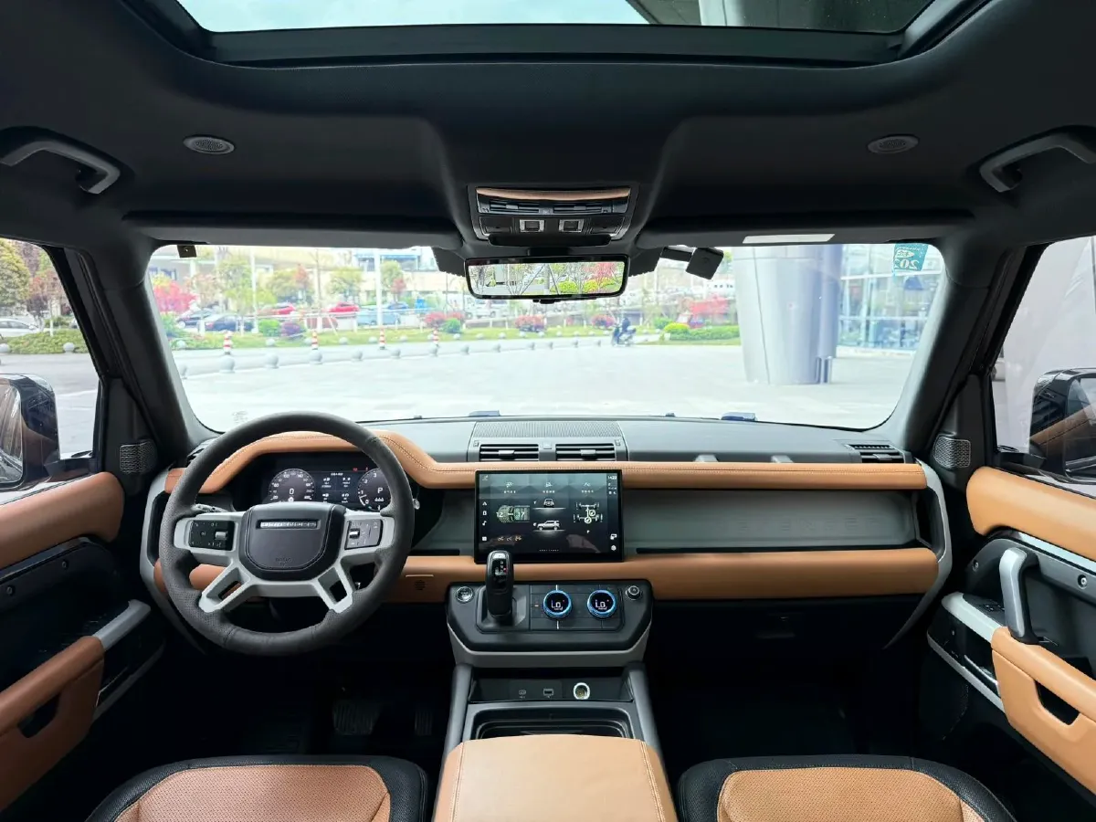 2023 Land Rover Defender 3.0T 400HP L6 8AT,autocango,china used car exporter,china ev exporter,chinese used car exporter,chinese used ev exporter