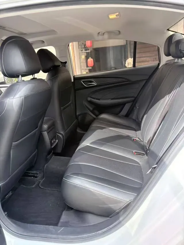 2019 Roewe i5 1.5L 120HP L4 CVT,autocango,china used car exporter,china ev exporter,chinese used car exporter,chinese used ev exporter