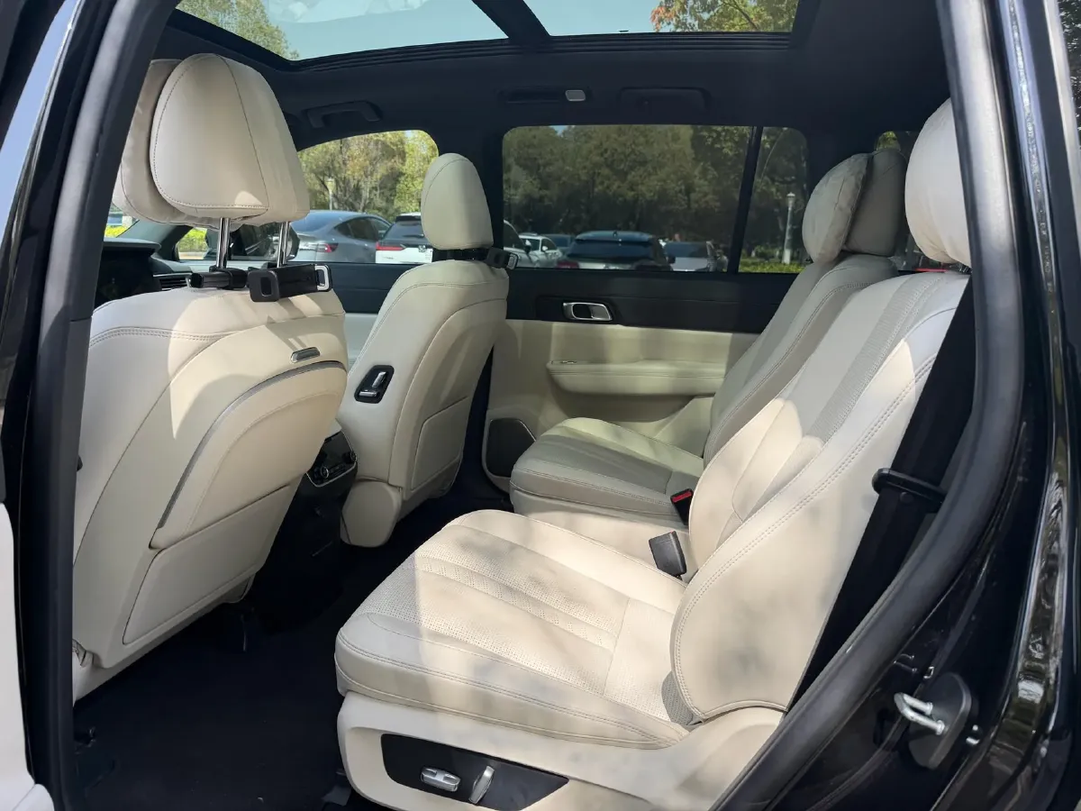 2020 Li ONE Range Extended 131HP REEV 40.5KWH,autocango,china used car exporter,china ev exporter,chinese used car exporter,chinese used ev exporter