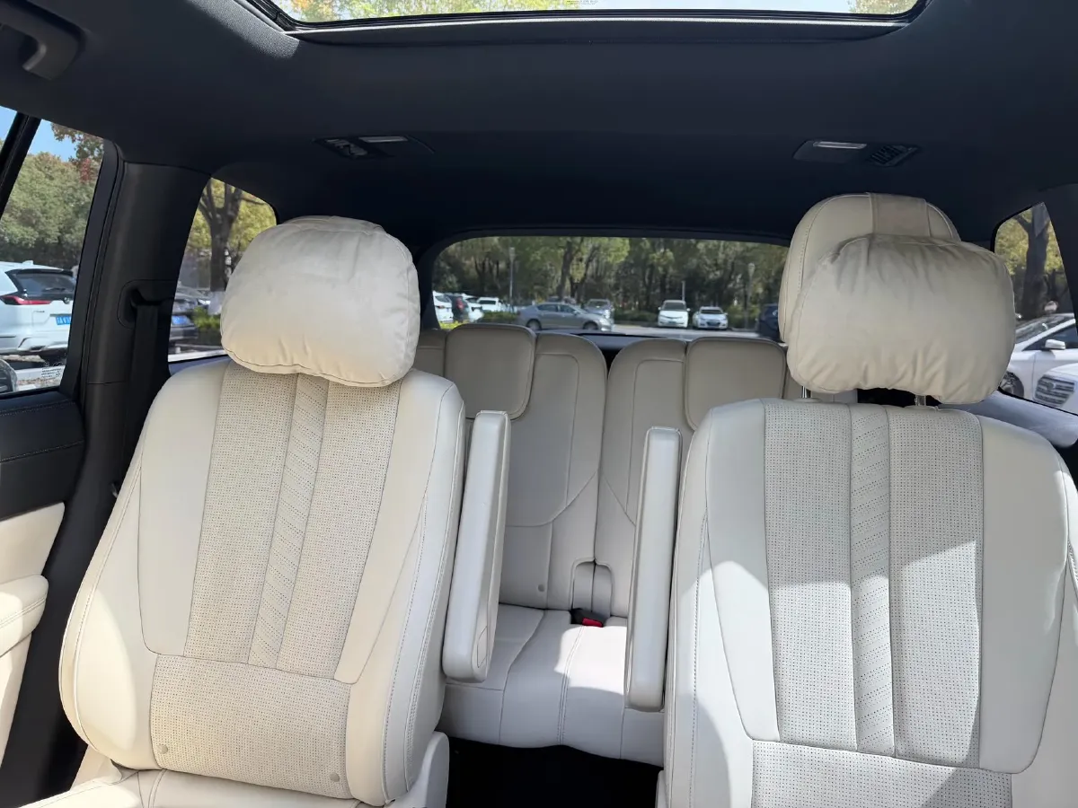 2020 Li ONE Range Extended 131HP REEV 40.5KWH,autocango,china used car exporter,china ev exporter,chinese used car exporter,chinese used ev exporter