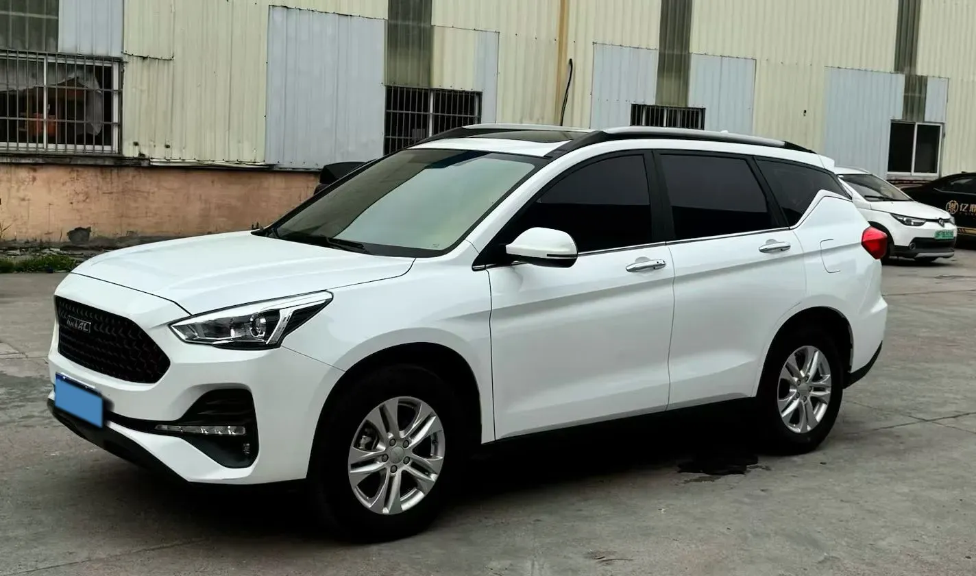 2019 Haval M6 1.5T 150HP L4 7DCT,autocango,china used car exporter,china ev exporter,chinese used car exporter,chinese used ev exporter