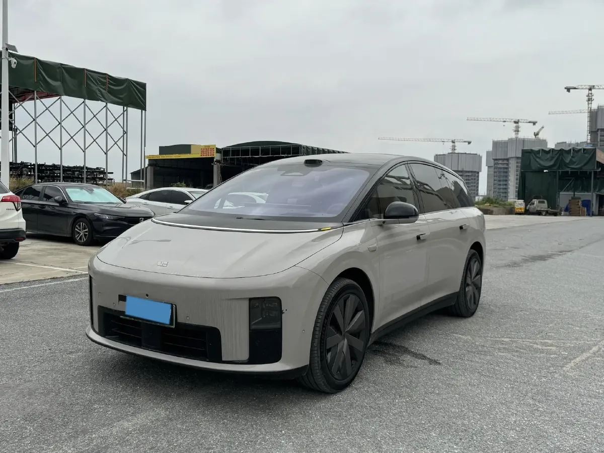 2025 Li i8 BEV,autocango,china used car exporter,china ev exporter,chinese used car exporter,chinese used ev exporter